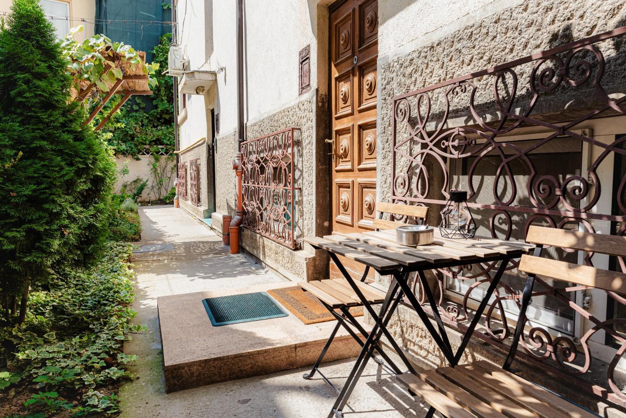Downtown Boutique Garden Unirii *